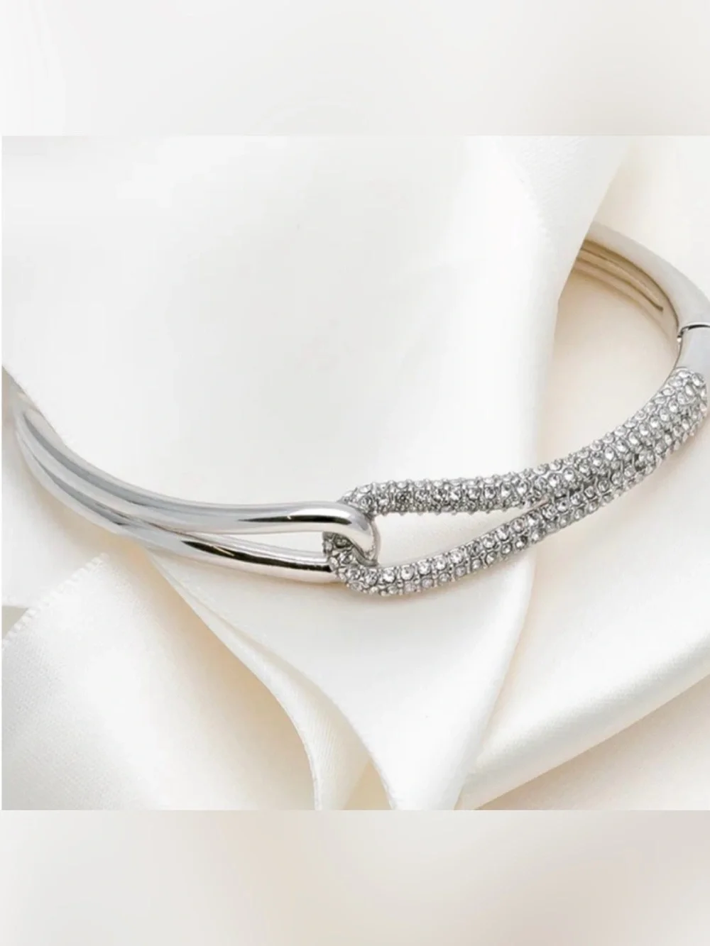 Kate Spade Get Connected
Pave Loop Bangle - EUC - Picture 14 of 15